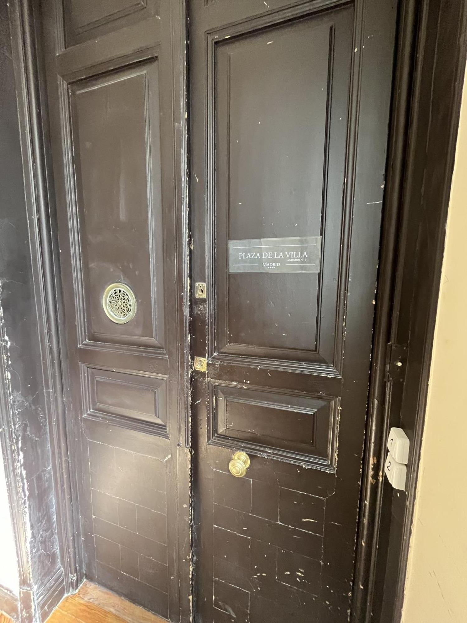 Dplace To Be - Luxury Apartment In Historic Center Madri Exterior foto